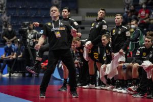 Molakaffi: Alfreð, Mandić, Eiður, Ágúst Elí, Green, Lindberg, Læsø, Niakate