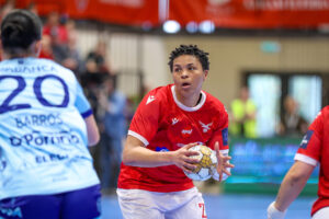 Valur og ÍBV eru efst og jöfn að stigum