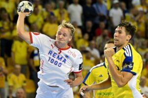 Áfram er eins stigs munur á Kolstad og Elverum