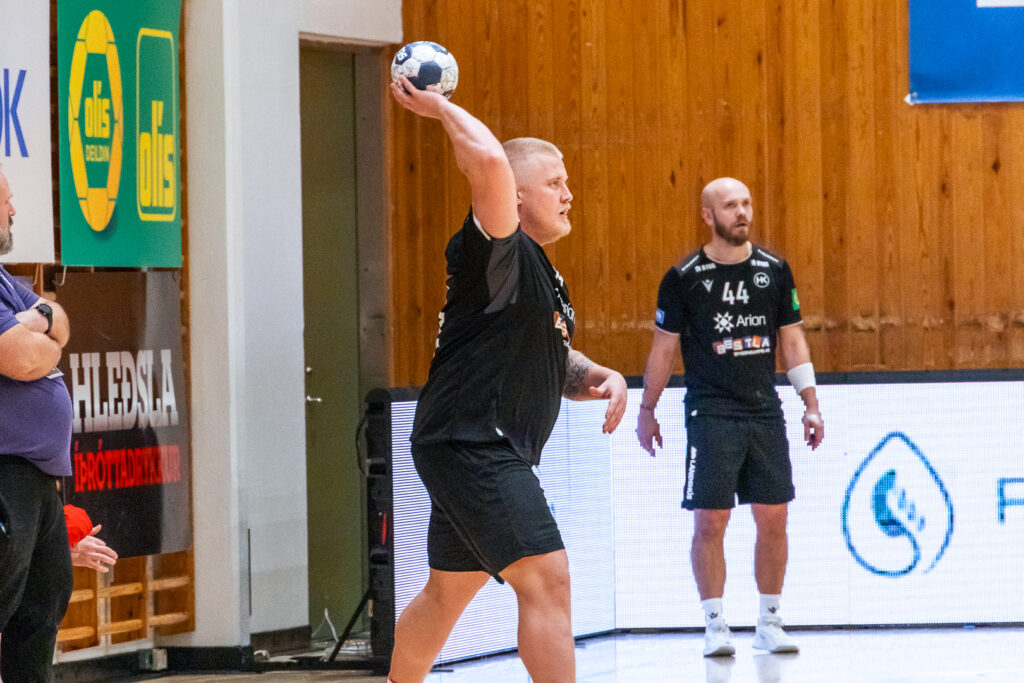 Jóhann tryggði HK langþráðan sigur – Naumt hjá Val – öruggara hjá Haukum og FH