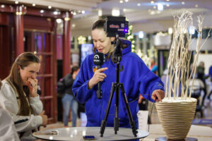 Mest lesið 2 ”25: Hver er?, var á leiðinni í flug, tvær hliðar, óánægðir Danir, var brugðið